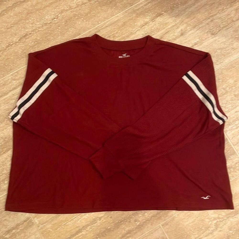 Hollister burgundy waffle boyfriend T